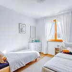 Erin 아파트 풀라